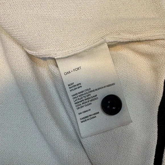 Oak + Fort black trim white crop top, likely a sweater vest small women’s - Picture 4 of 7